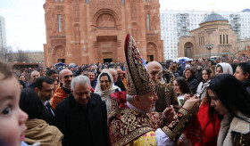 Ambassador V. Harutyunyan attended the Easter Liturgy in Moscow