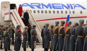 Премьер-министр Армении совершил официальный визит в Россию
