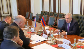 A meeting was held between V. Harutyunyan and G. Karasin