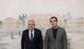 Посол В. Арутюнян принял почетного консула Армении в Екатеринбурге Н. Спартакяна