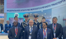Посол В. Арутюнян посетил международную выставку «Транспорт России»