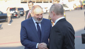 Премьер-министр Армении встретил президента РФ в аэропорту «Звартноц» в Ереване