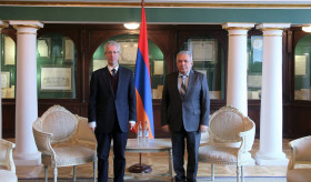 Посол В. Арутюнян встретился с послом Кипра в РА К. Йоргаллисом