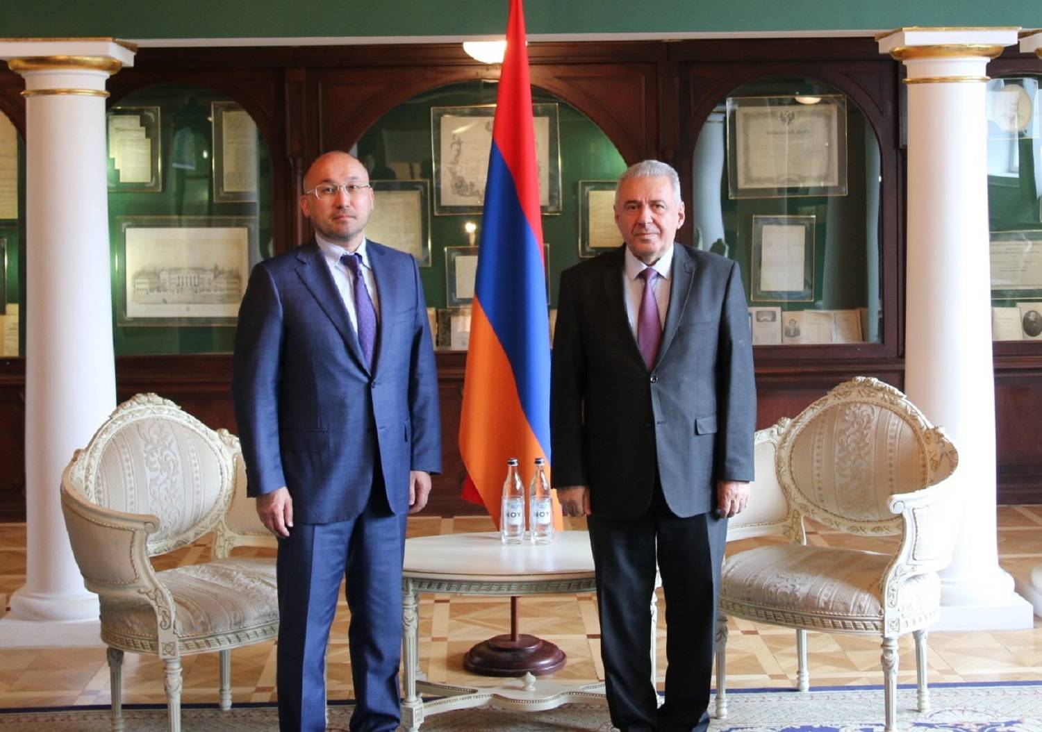 Встреча Посла В.Арутюняна с Послом Республики Казахстан в России Д.Абаевым