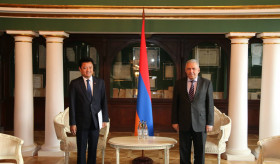 Встреча посла В. Арутюняна с послом Королевства Камбоджи с П. Пичкхун в РА