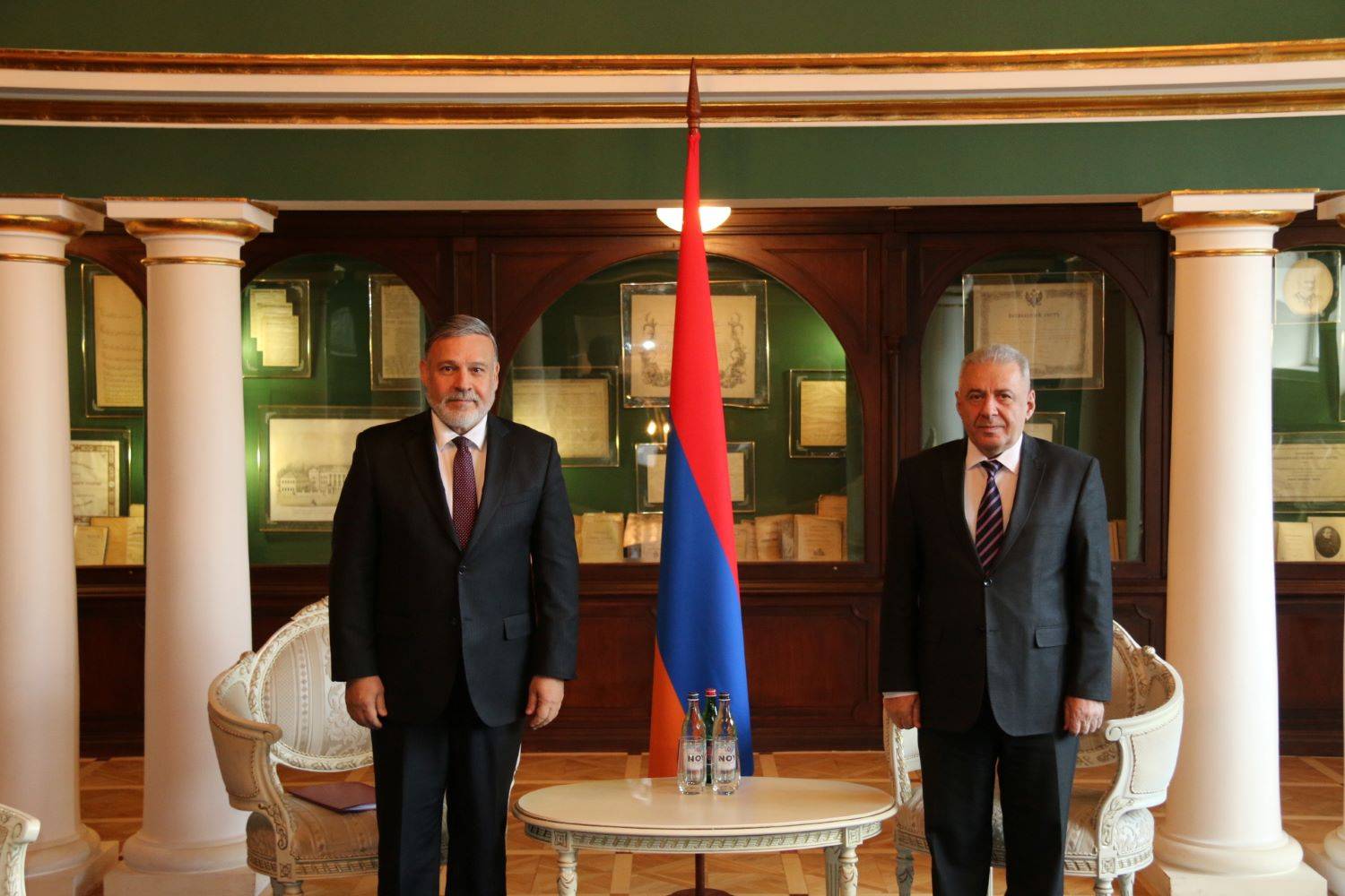 Встреча посла В. Арутюняна с послом Республики Перу в РФ Х.Х. Дел Кампо Родригесом