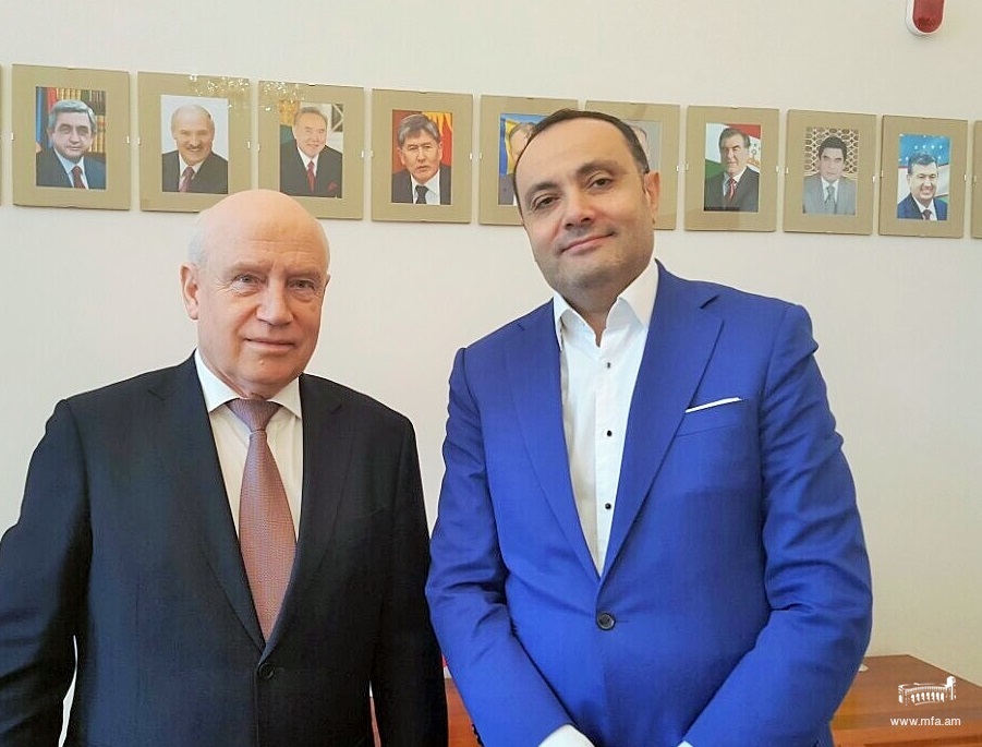Посол Армении в России встретился с Исполнительным секретарем СНГ