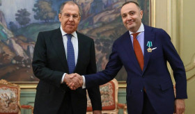 С.Лавров вручил послу Армении в РФ орден Дружбы