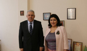 Посол Армении в РФ посетил московскую школу имени Лазаревых
