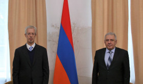 Посол В. Арутюнян встретился с послом Кипра в РФ К. Йоргаллисом