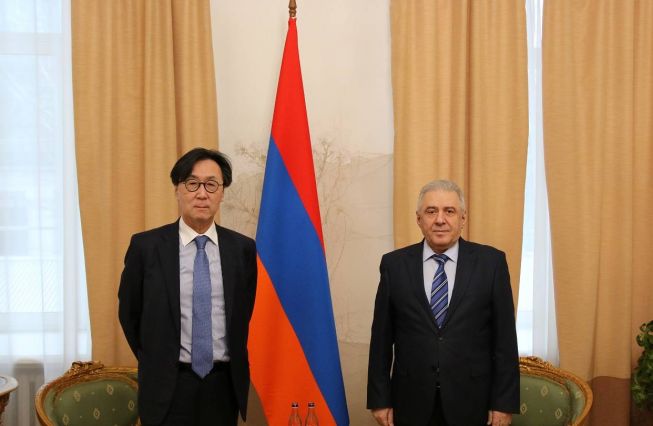 Посол Вагаршак Арутюнян встретился с послом Республики Корея в РФ Чанг Хо Джином