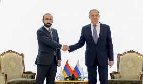 Встреча глав МИД Армении и России в формате тет-а-тет