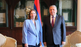 Встреча посла В.Арутюняна с послом Соединенных Штатов Америки в РФ Л.Трейси